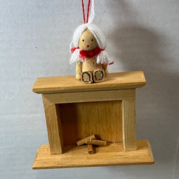 VTG Handmade Wooden Fireplace w/Girl Doll Sitting on Mantle Christmas Ornament - Picture 7 of 11